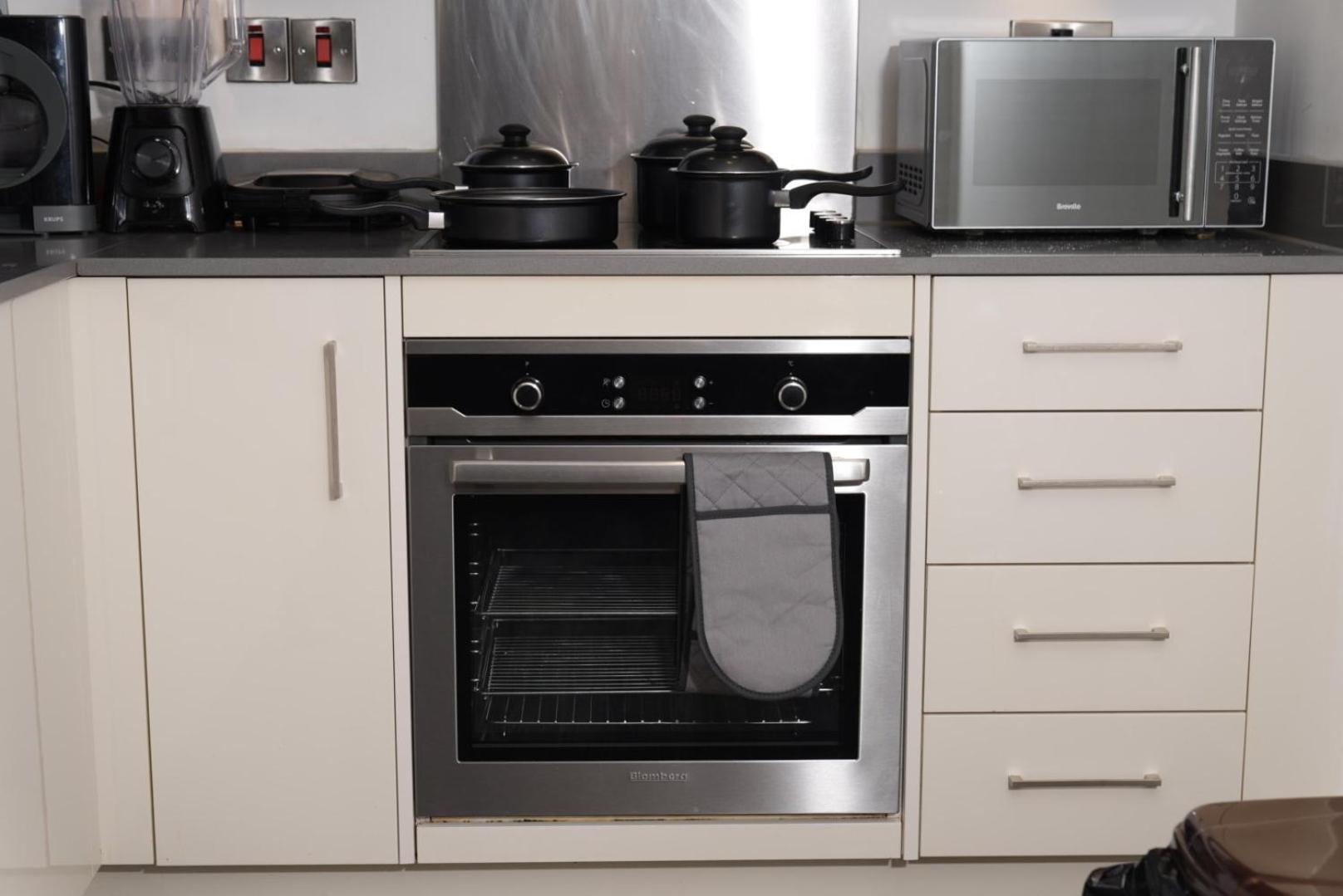 Luxury Centre 3bedroom 5beds With Allocated Parking