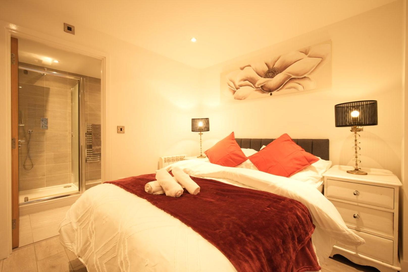 Apartment Luxury Centre 3bedroom 5beds With Allocated Parking *