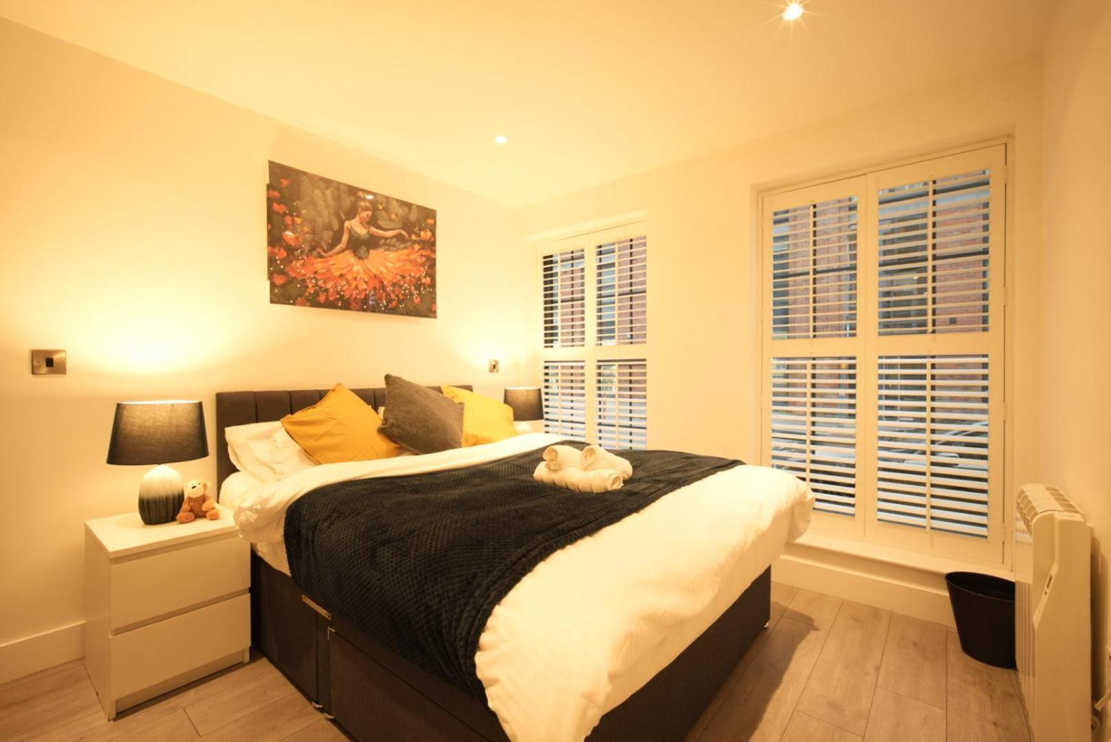 Luxury Centre 3bedroom 5beds With Allocated Parking Apartment Birmingham